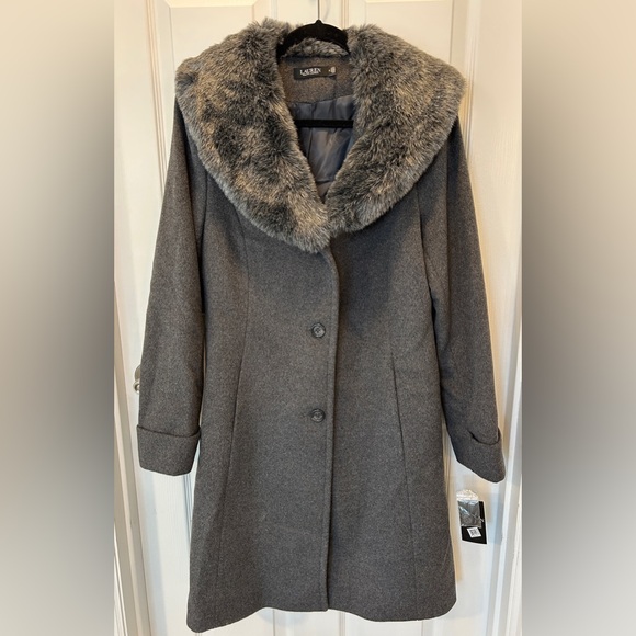 Lauren Ralph Lauren Women’s gray trench winter coat with Faux Fur Collar size 12 - Picture 2 of 12